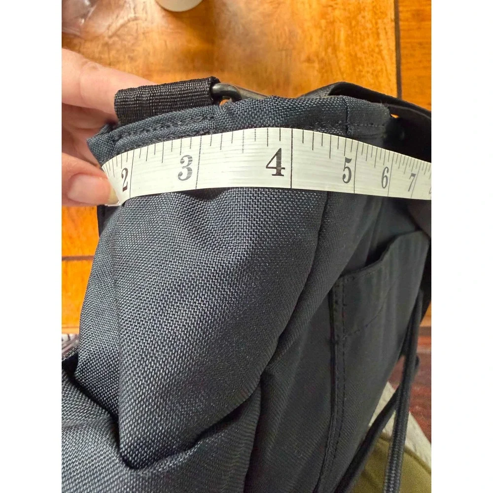 Cabela's Unisex Large Black Canvas Messenger Bag Padded Laptop Shoulder Strap